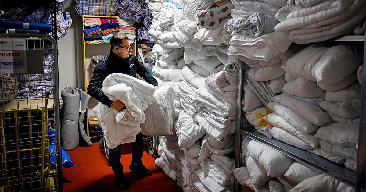 De som kommer till återvändandecentret får låna täcken, kuddar, lakan och handdukar.