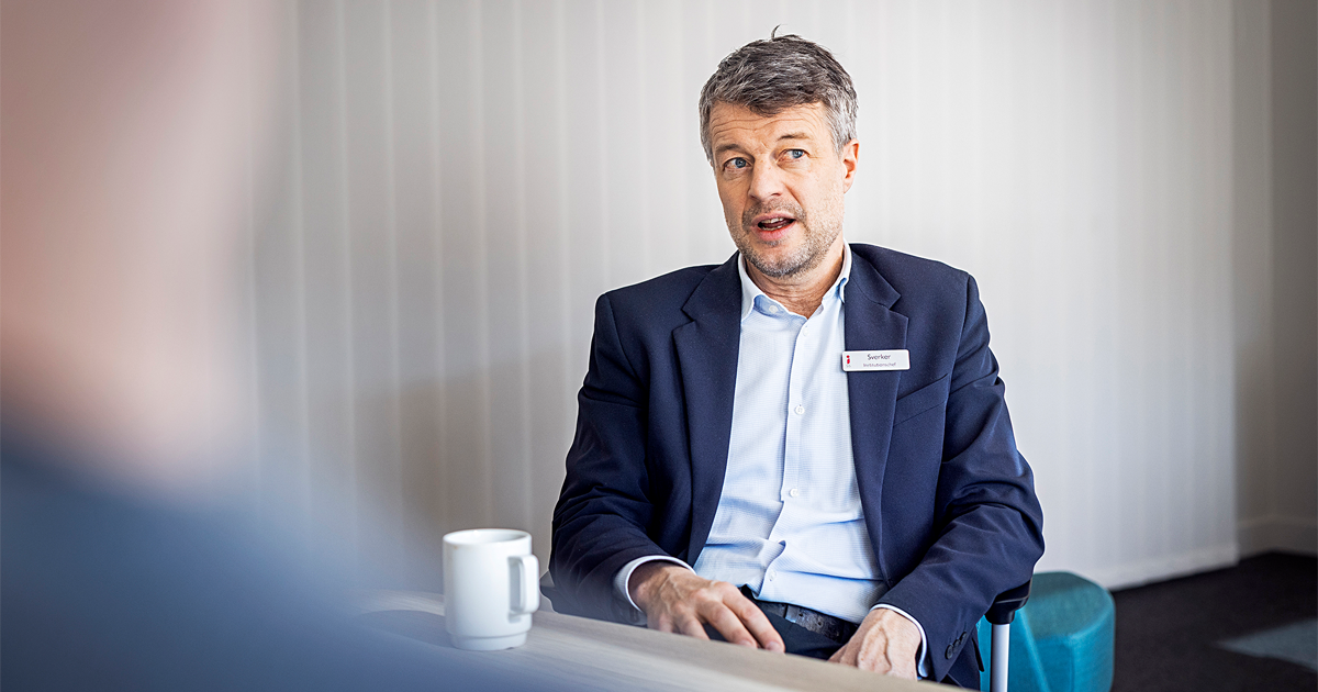 Enligt institutionschefen Sverker Göransson ger det nya schemat bättre förutsättningar för verksamheten och gör det möjligt att använda tillsvidare­anställd personal i större utsträckning.