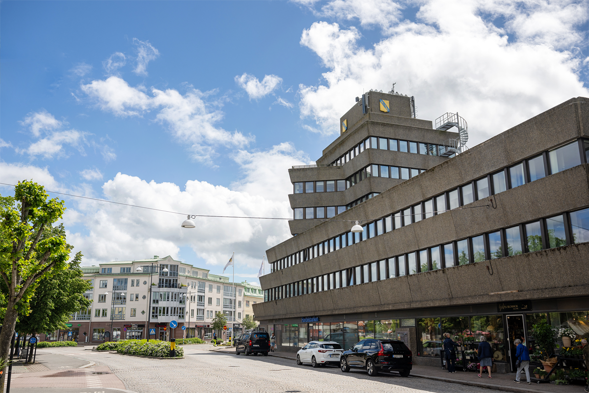 Vetlanda har redan förlorat flera statliga arbetsplatser. Nästa år försvinner ännu en när Skatteverket effektiviserar genom att avveckla sitt kontor och föra över verksamheten till kontoren i ­Jönköping, Växjö och Värnamo. 